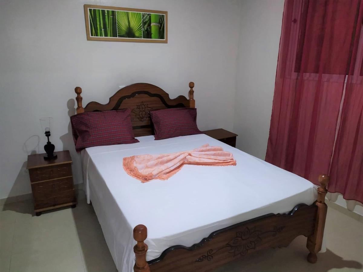 Casa Cabral : Big Apartment Next To The Beach Tarrafal  Extérieur photo