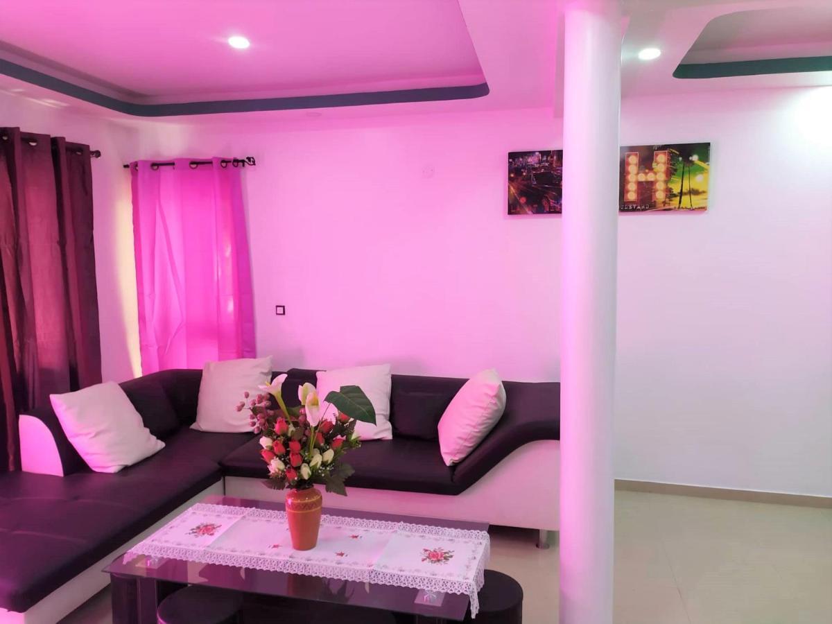 Casa Cabral : Big Apartment Next To The Beach Tarrafal  Extérieur photo